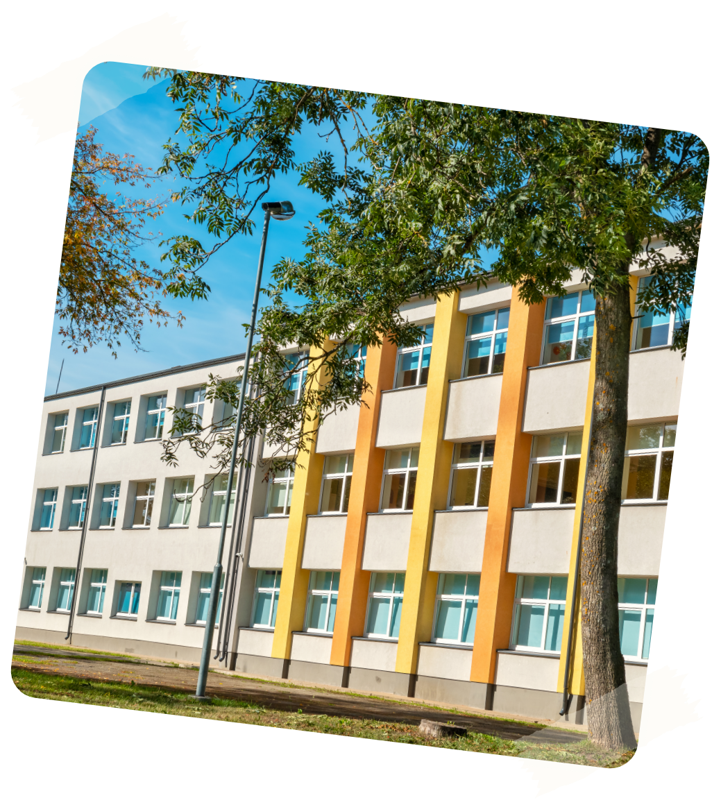 Schulgebaeude_2Tesafilme